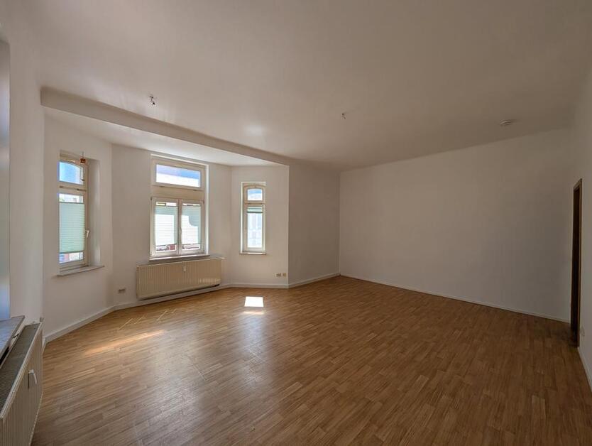 Stilvolle 3-Zimmer-AltbauWohnung mit Einbauküche und modernem Komfort