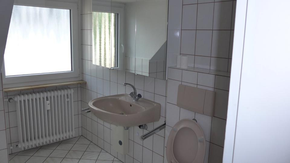 Sonnige Dachgeschoßwohnung mit herrlichem Ausblick ins Grüne