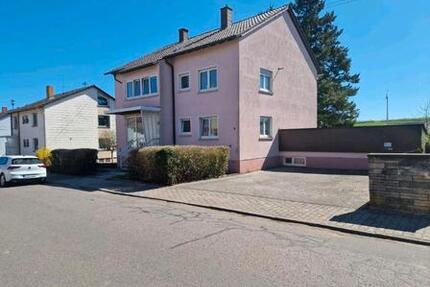 EG Wohnung 2 Garagen 4 Stellplätze Garten 3 zimmer