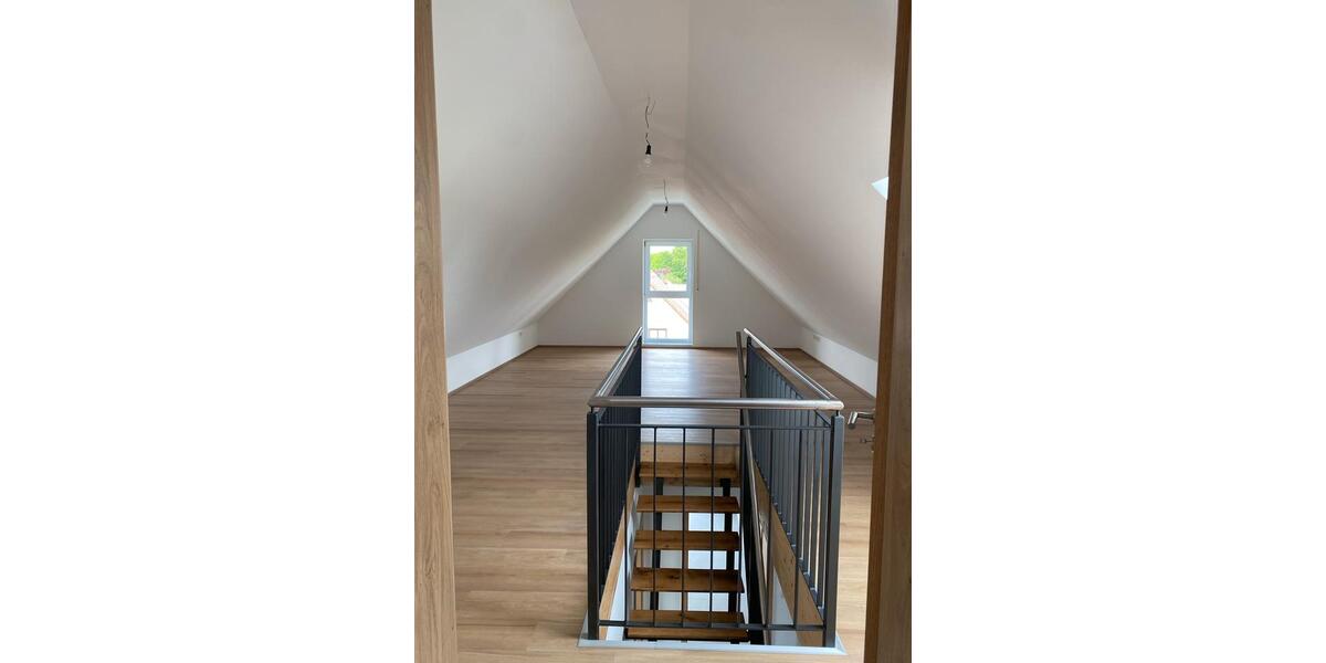 Dachgeschoßwohnung Herzogenaurach - 4 Zimmer, 105 m&sup2;, 1.400&euro; | Angebot:26671306