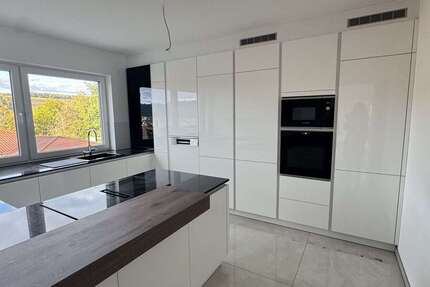 Wohnung zum Mieten in Wertheim 2.100 € 180 m² 5 zimmer