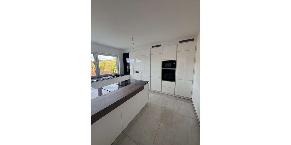 Wohnung zum Mieten in Wertheim 2.100 € 180 m² 5 zimmer