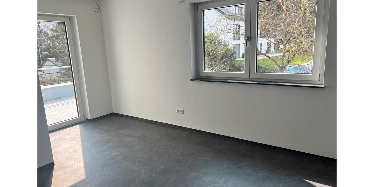 Etagenwohnung Lohr am Main - 3 Zimmer, 100 m&sup2;, 1.250&euro; | Angebot:25824628