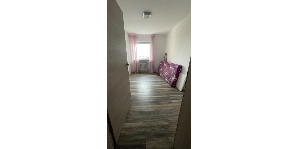 Etagenwohnung Schifferstadt - 4 Zimmer, 92 m&sup2;, 1.200&euro; | Angebot:25870804