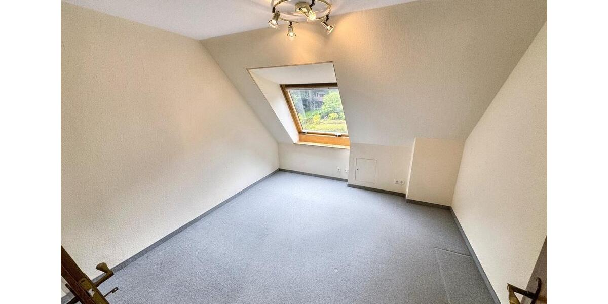 Dachgeschoßwohnung Hamburg Harburg - 3 Zimmer, 70 m&sup2;, 1.100&euro; | Angebot:25924706