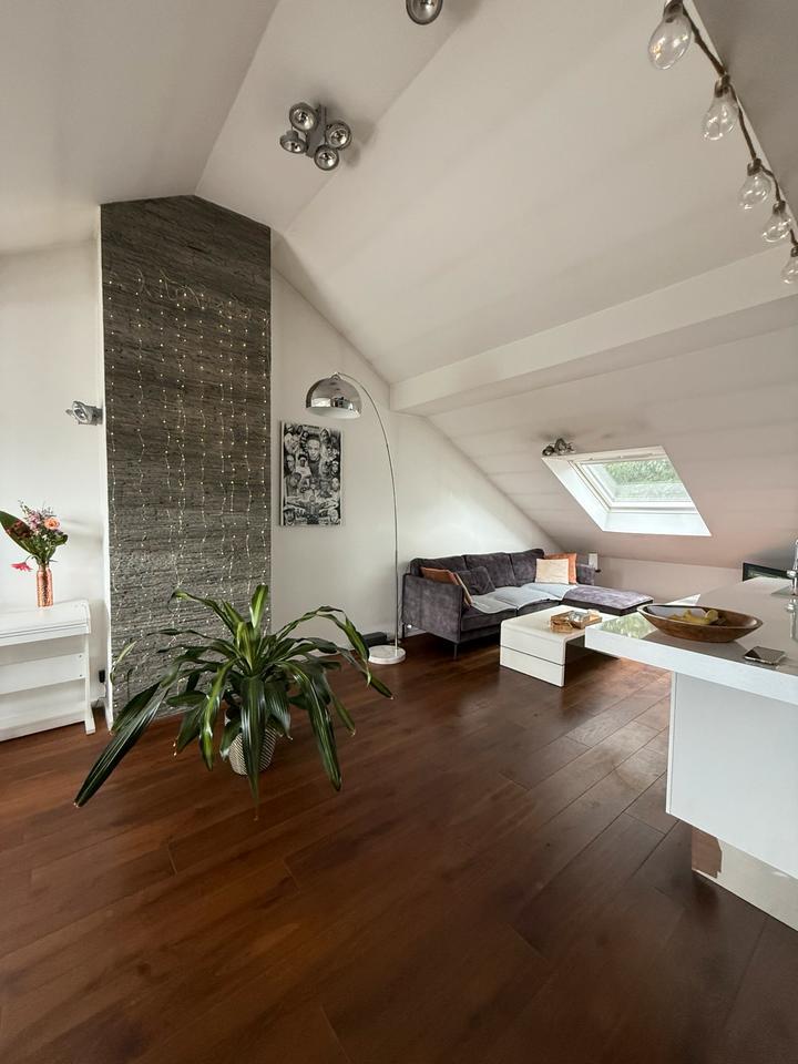 Wunderschöne Dachgeschoßwohnung in Duisburg-WalsumOverbruch