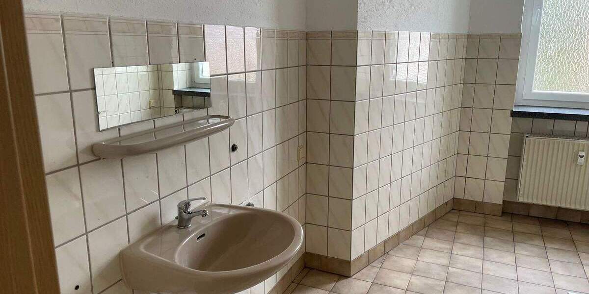 Zimmer Aue - 4 Zimmer, 95 m&sup2;, 414&euro; | Angebot:25774756