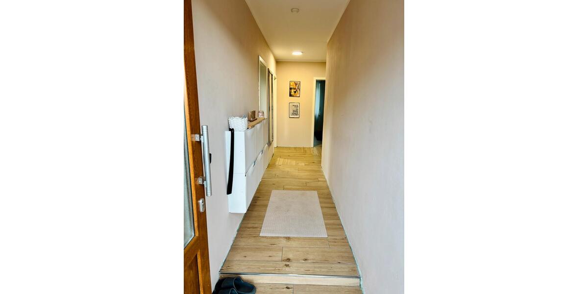 Dachgeschoßwohnung Uplengen - 5 Zimmer, 145 m&sup2;, 1.150&euro; | Angebot:26640652