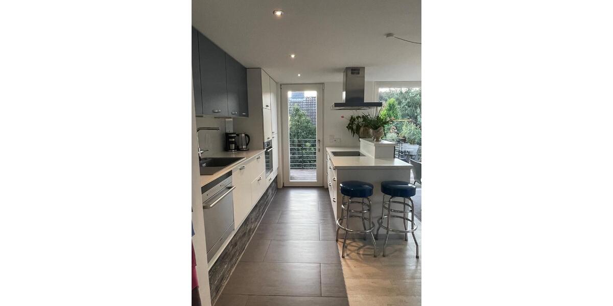 Dachgeschoßwohnung Rellingen - 3 Zimmer, 83 m&sup2;, 1.900&euro; | Angebot:25942313