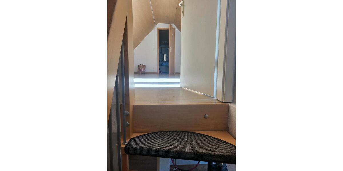 Dachgeschoßwohnung Wildflecken - 4.5 Zimmer, 80 m&sup2;, 430&euro; | Angebot:26163093
