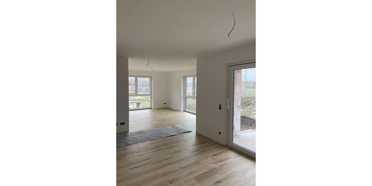 Erdgeschoßwohnung Crailsheim - 3 Zimmer, 102 m&sup2;, 1.260&euro; | Angebot:23860389