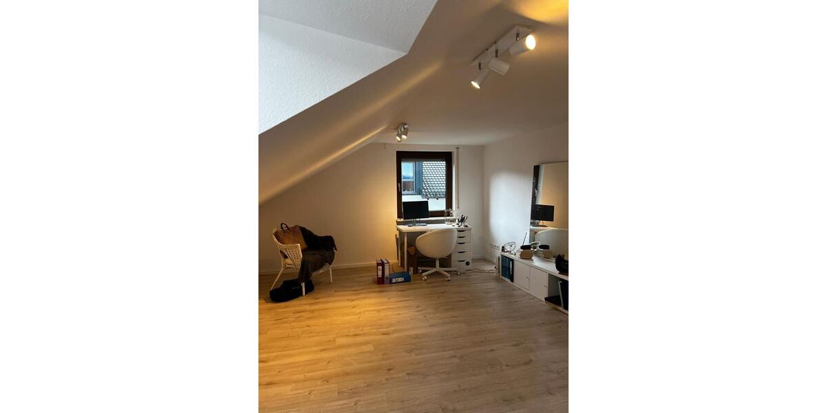 Dachgeschoßwohnung Hösbach - 2.5 Zimmer, 65 m&sup2;, 640&euro; | Angebot:26042049