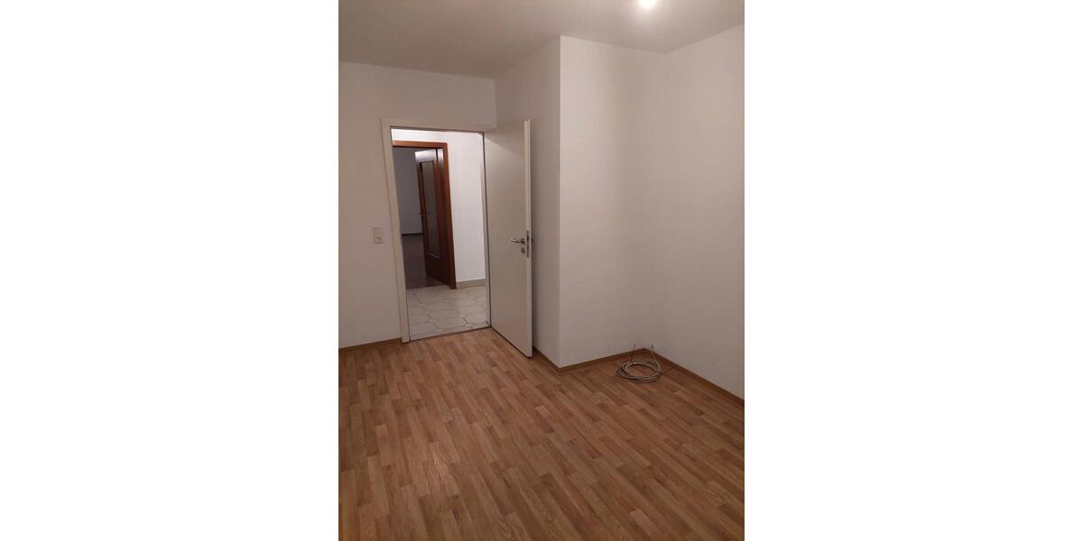Etagenwohnung Kalletal - 3 Zimmer, 84 m&sup2;, 570&euro; | Angebot:24429803