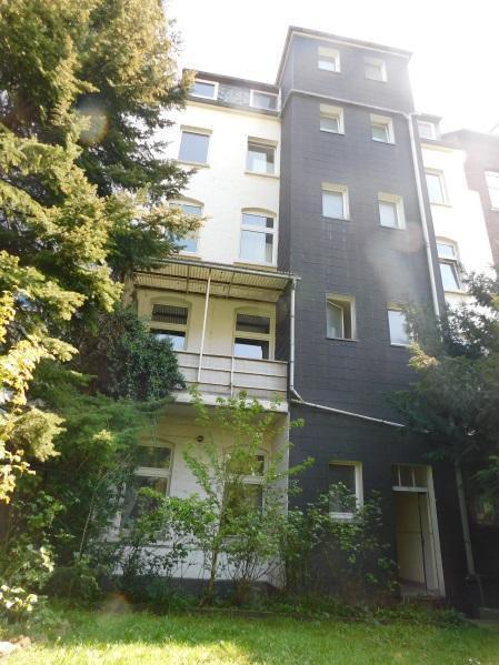 Frisch renovierte 4-Zi.-DG-Whg. mit Tageslichtbad zimmer