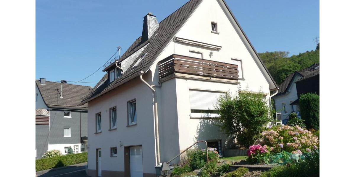 Dachgeschoßwohnung Siegen - 3 Zimmer, 64 m&sup2;, 680&euro; | Angebot:24886251