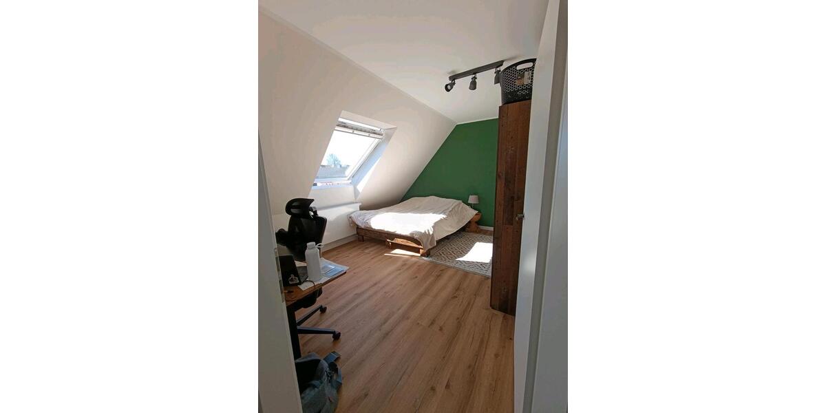 Dachgeschoßwohnung Büdelsdorf - 3 Zimmer, 70 m&sup2;, 900&euro; | Angebot:26272797