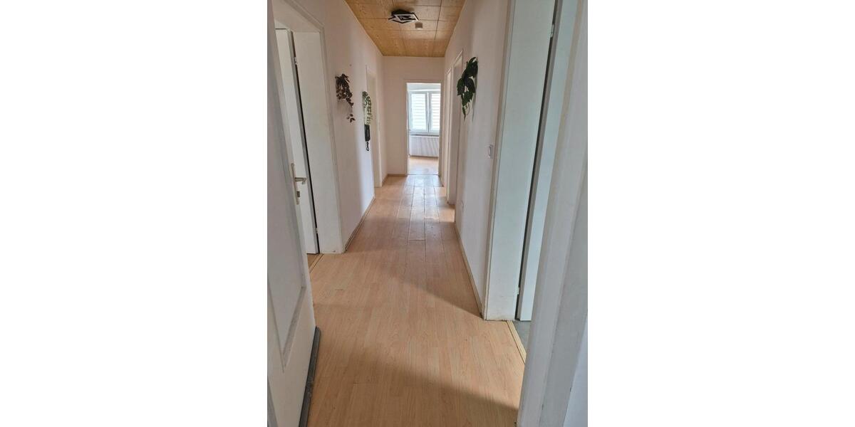 Dachgeschoßwohnung Weikersheim - 4.5 Zimmer, 82 m&sup2;, 850&euro; | Angebot:26354812