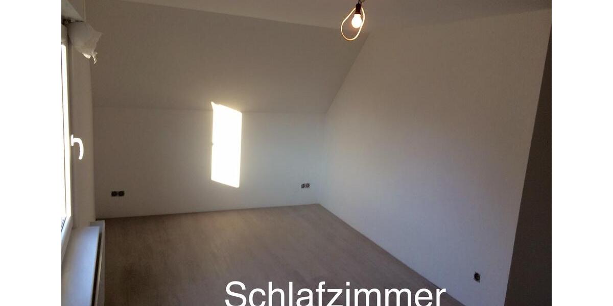 Dachgeschoßwohnung Holzminden - 2.5 Zimmer, 73 m&sup2;, 400&euro; | Angebot:26387255