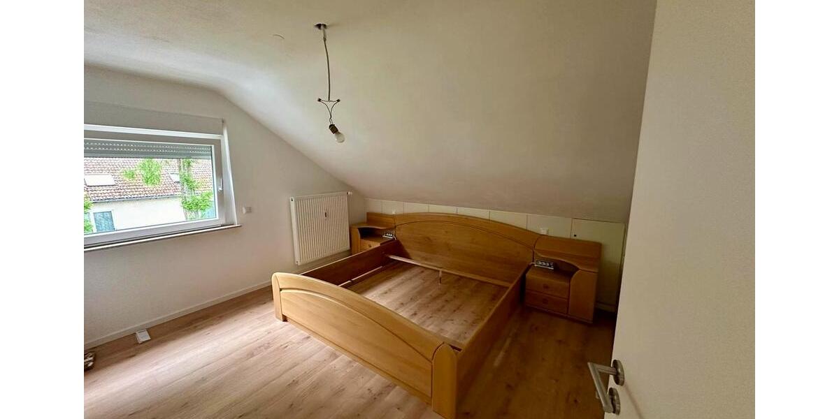 Dachgeschoßwohnung Bensheim - 3 Zimmer, 68 m&sup2;, 850&euro; | Angebot:24774668