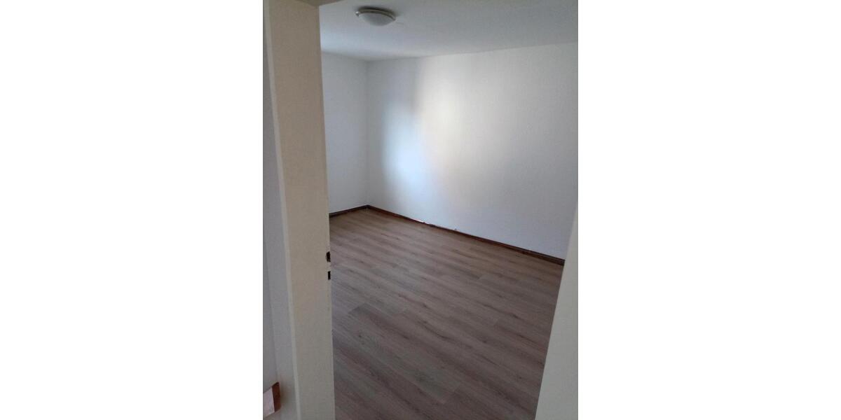 Einfamilienhaus Hammelburg - 9 Zimmer, 113 m&sup2;, 650&euro; | Angebot:26432102