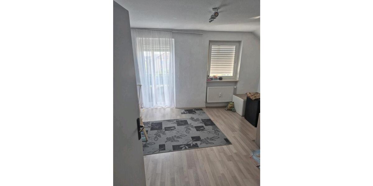 Dachgeschoßwohnung Straubing - 3 Zimmer, 70 m&sup2;, 810&euro; | Angebot:26638678