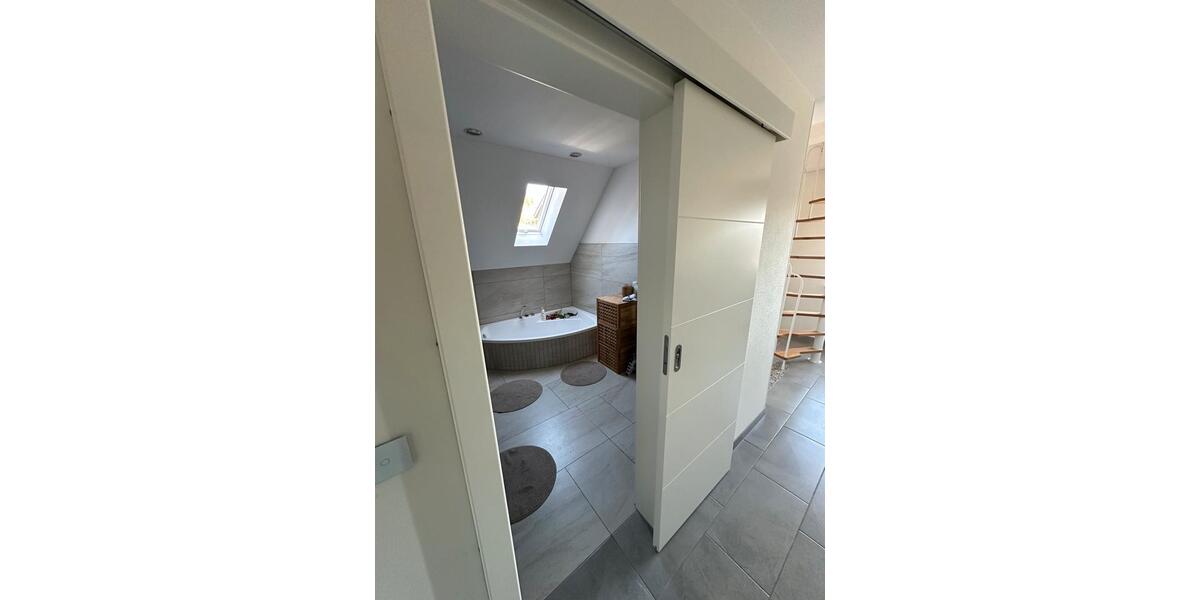 Einfamilienhaus Bergneustadt - 5 Zimmer, 180 m&sup2;, 1.700&euro; | Angebot:25998375