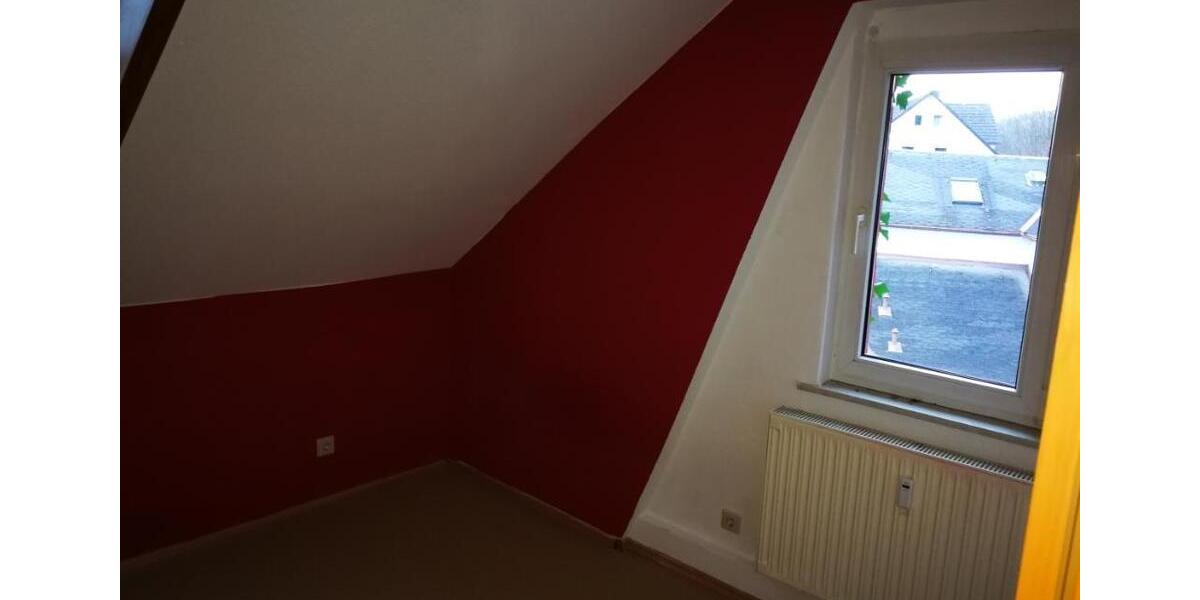 Dachgeschoßwohnung Reinsdorf - 3 Zimmer, 49 m&sup2;, 350&euro; | Angebot:26603588