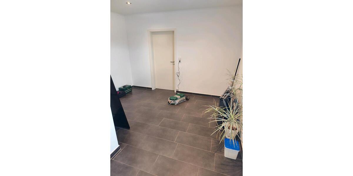 Etagenwohnung Halle - 4 Zimmer, 96 m&sup2;, 950&euro; | Angebot:25831655