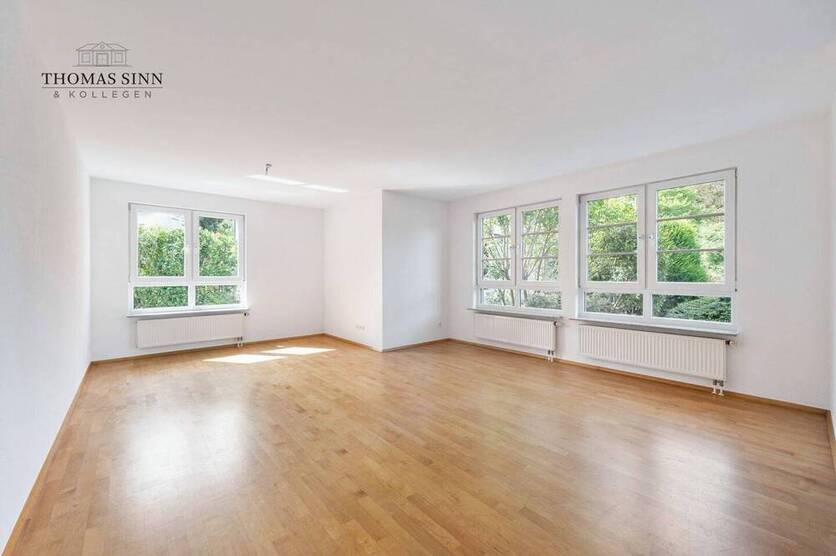 GEPFLEGTE 3,5-Zimmer-EG-Wohnung MIT GARAGENSTELLPLATZ UND SEPARATEM HOBBYRAUM IM SOUTERRAIN