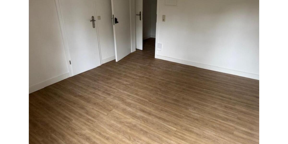 Dachgeschoßwohnung Ludwigsfelde - 3 Zimmer, 96 m&sup2;, 1.728&euro; | Angebot:21173589