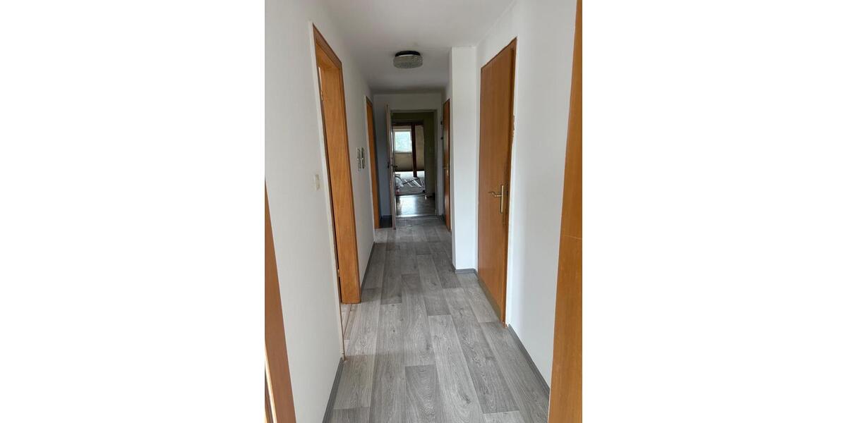 Dachgeschoßwohnung Hessisch Oldendorf - 3 Zimmer, 80 m&sup2;, 800&euro; | Angebot:24378129