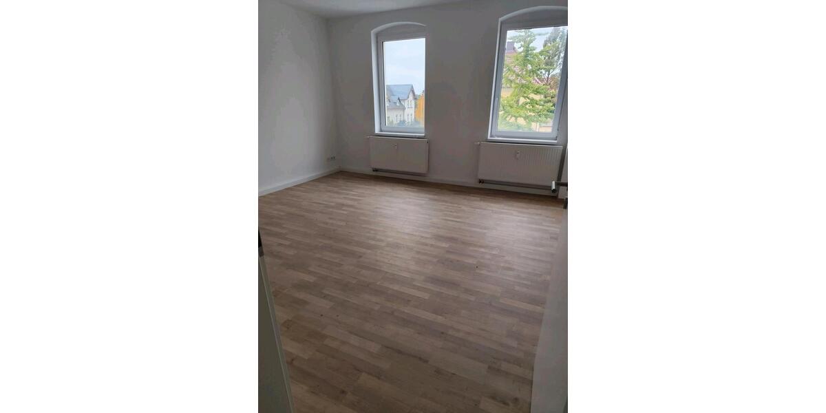 Etagenwohnung Glauchau - 2 Zimmer, 72 m&sup2;, 395&euro; | Angebot:26407546
