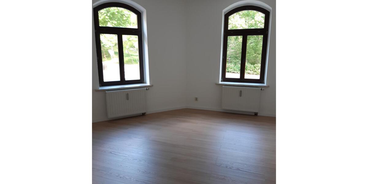 Erdgeschoßwohnung Plauen Bahnhofsvorstadt - 4 Zimmer, 110 m&sup2;, 605&euro; | Angebot:26533102