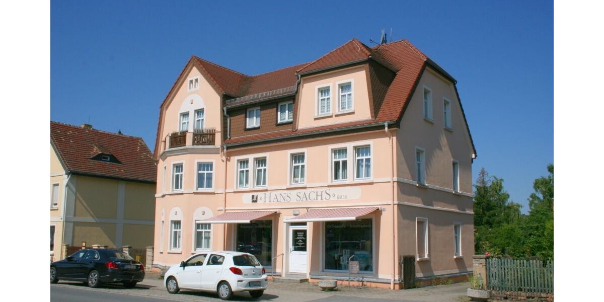 Schicke Dachgeschosswohnung mit EBK! - Dachgeschoßwohnung Bernsdorf | Angebot:24116791