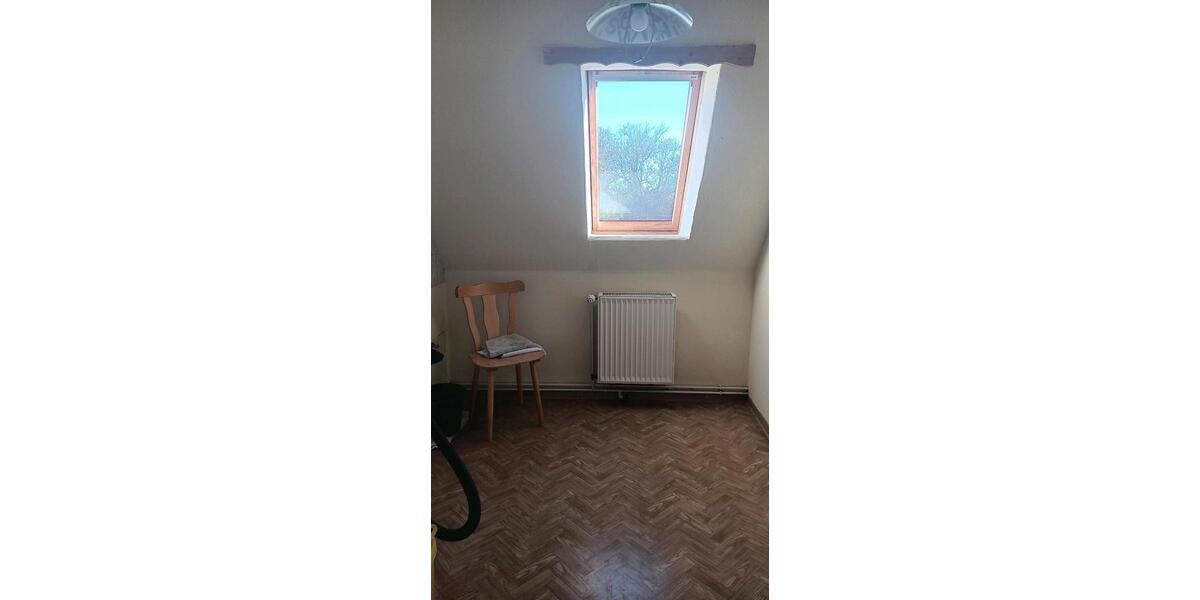 Dachgeschoßwohnung Osternienburger Land - 2 Zimmer, 45 m&sup2;, 260&euro; | Angebot:26399348