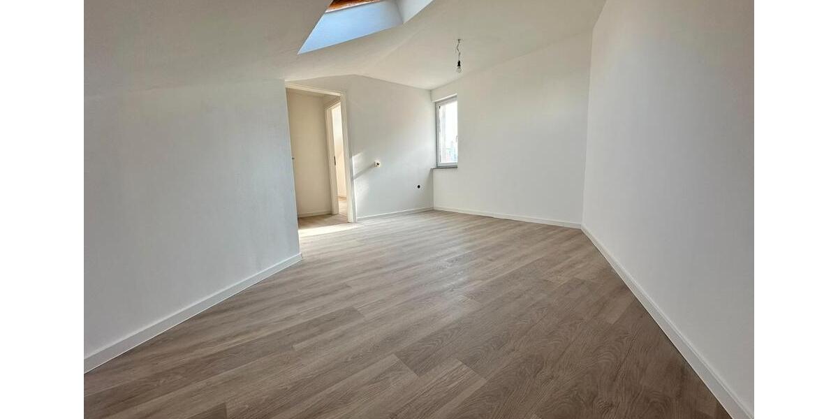 Etagenwohnung Apolda - 3 Zimmer, 79 m&sup2;, 695&euro; | Angebot:26572666