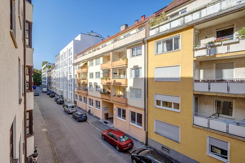 Schöne, vollmöblierte, ruhige 2-Zi.-Wohnung in München-Schwabing