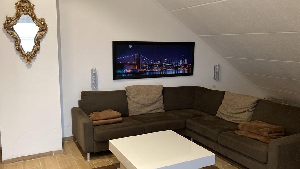 Dachgeschoßwohnung Ingolstadt Nordost - 1 Zimmer, 65 m&sup2;, 1.050&euro; | Angebot:26014448