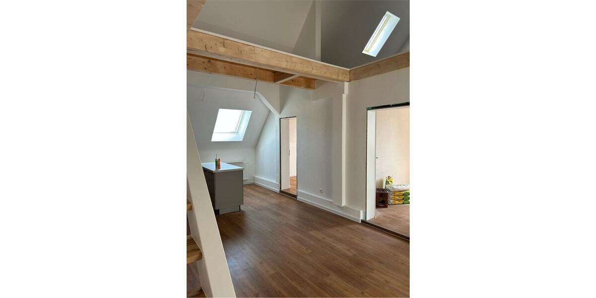 Dachgeschoßwohnung Singen (Hohentwiel) - 4 Zimmer, 80 m&sup2;, 1.025&euro; | Angebot:26550343