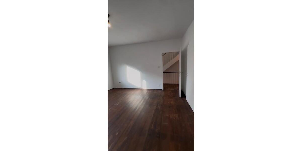 Etagenwohnung Köln Chorweiler - 4 Zimmer, 104 m&sup2;, 1.400&euro; | Angebot:26038744