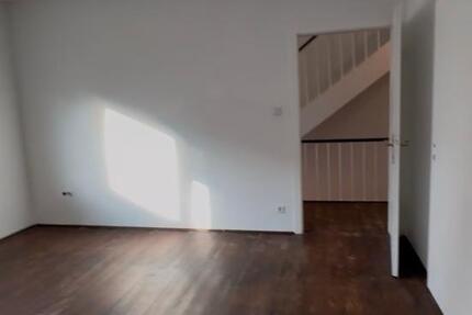 Wohnung Köln Chorweiler - 4 Zimmer, 104 m&sup2;, 1.400&euro; | Angebot:26038744