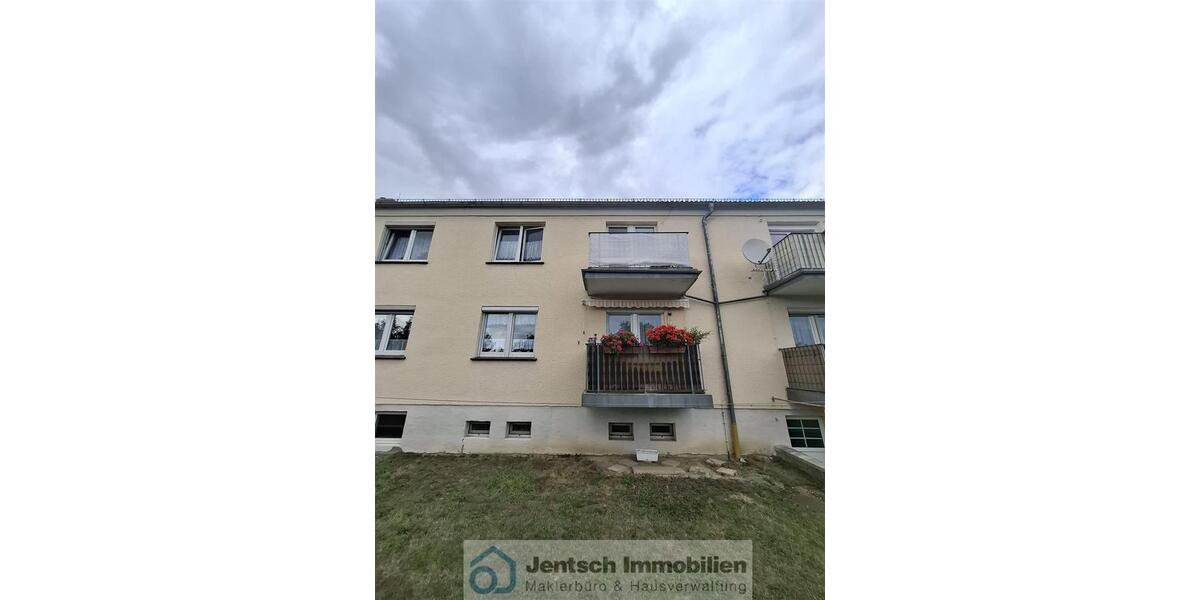 Etagenwohnung Teuchern - 3 Zimmer, 62 m&sup2;, 370&euro; | Angebot:23738678