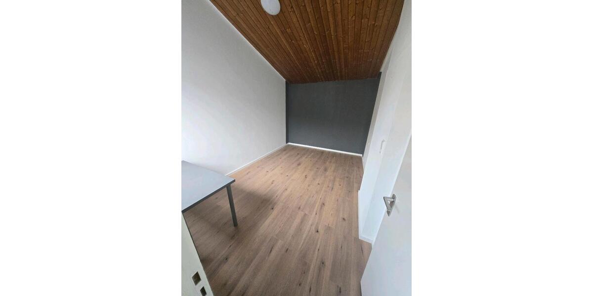 Reihenhaus Bad Wildbad - 8 Zimmer, 224 m&sup2;, 1.600&euro; | Angebot:25052132