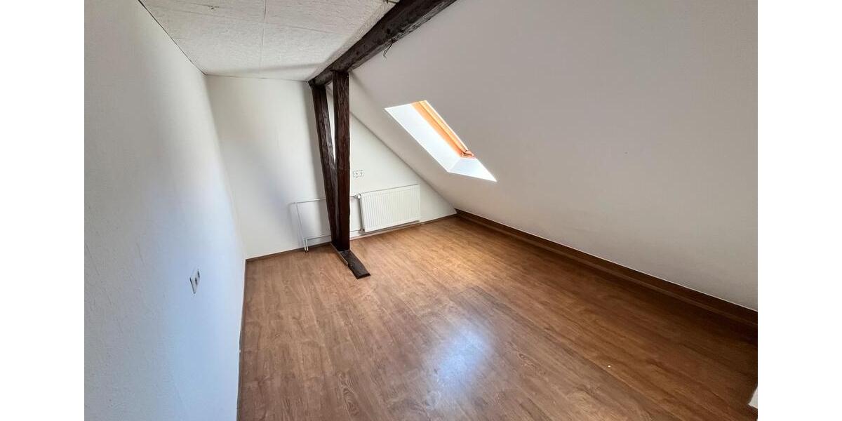Einfamilienhaus Korbach - 7 Zimmer, 177 m&sup2;, 985&euro; | Angebot:26636423