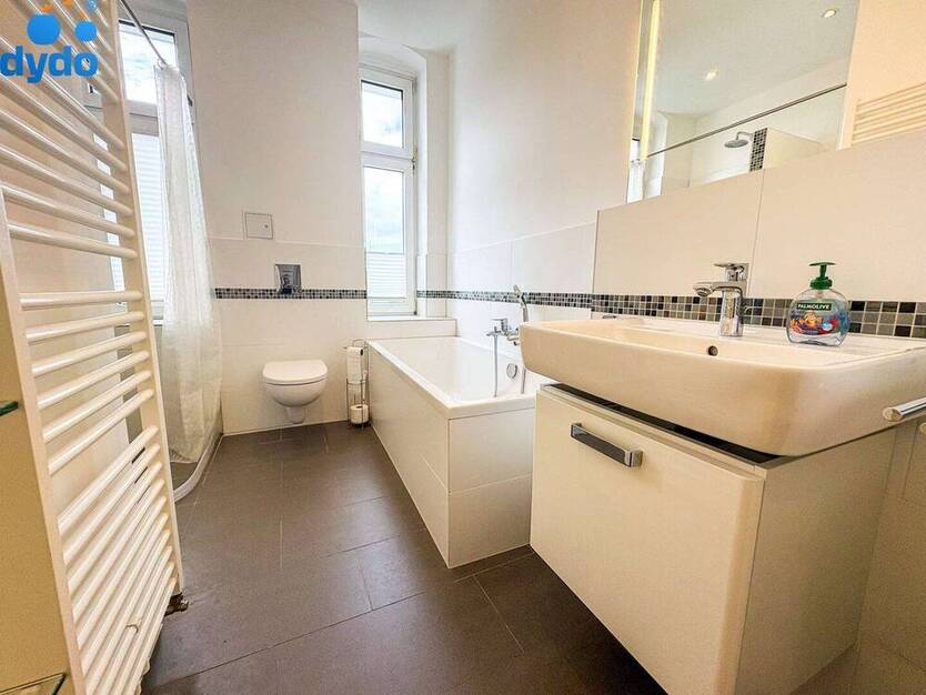 Diese charmante AltbauWohnung wartet auf Sie - jetzt bewerben und Chance nutzen + EBK und Balkon