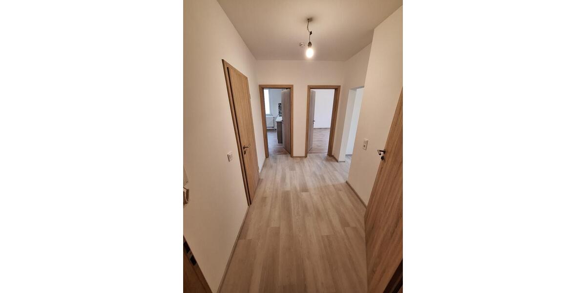 Etagenwohnung Burgstädt - 2.5 Zimmer, 55 m&sup2;, 550&euro; | Angebot:26648962