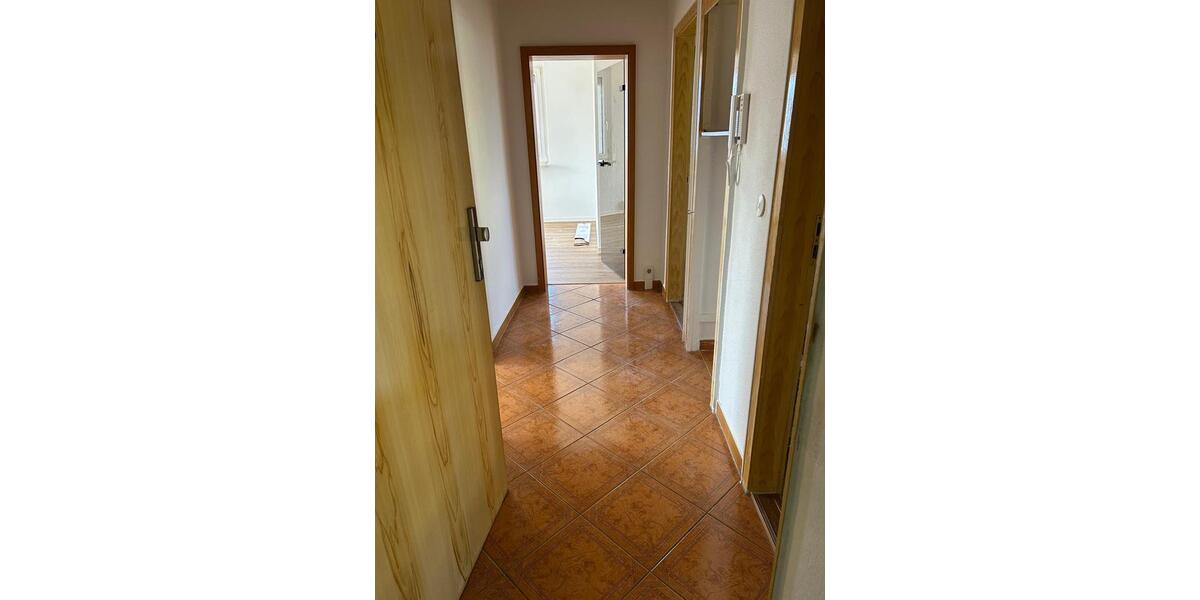 Etagenwohnung Teutschenthal - 3 Zimmer, 60 m&sup2;, 300&euro; | Angebot:24525445