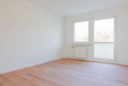 Wohnung Neustadt in Sachsen Neustadt - 3 Zimmer, 60 m&sup2;, 330&euro; | Angebot:25909015