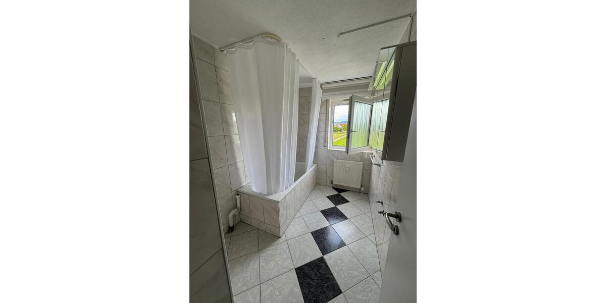 Etagenwohnung Salem - 4 Zimmer, 83 m&sup2;, 1.200&euro; | Angebot:26616088