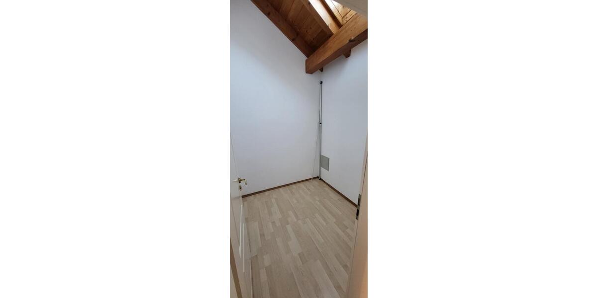 Dachgeschoßwohnung Dorfen - 2.5 Zimmer, 47 m&sup2;, 720&euro; | Angebot:24754006